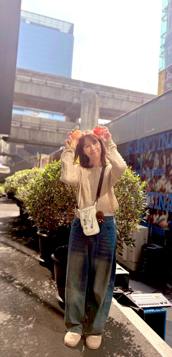 AppMujin's tweet image. ไม่ว่าจะไปไหนก้อต้องพกส้มติดตัวไปด้วย พาส้มไปย้อนรอย 1ปี วันนี้ของปีที่แล้ว ยืนมองลูกจากตรงนี้ 💙💚

#WhenOrangesFall
#Almondbabybigboy
#ProgressPassawish 
#AlmondProgress
#ด้อมภภ #PSPW