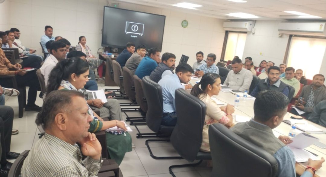 આગામીતા.01-01-2026ના રોજ માન.મુખ્યમંત્રીશ્રીની અધ્યક્ષતામાં યોજાનાર વિકાસ કામોના લોકાર્પણ તથા ખાતમુહુર્ત કાર્યક્રમની પૂર્વતૈયારીનીસમીક્ષા અર્થે સંબંધિત અધિકારીશ્રીઓ સાથે સમીક્ષા બેઠક યોજી 
<a href="/CMOGuj/">CMO Gujarat</a>
<a href="/sanghaviharsh/">Harsh Sanghavi</a>
<a href="/GujPRHDept/">Panchayat, Rural Housing & Rural Dev. Department</a> 
<a href="/CollectorMeh/">Collector Mehsana</a> 
<a href="/infomahesanagog/">Info Mahesana GoG</a>