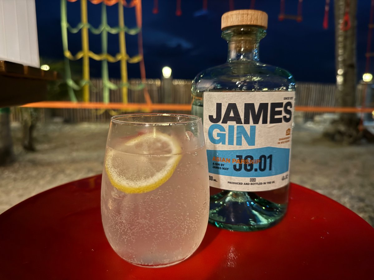 AsianStig's tweet photo. Hello @MrJamesMay, guess what? I’m currently in the #Philippines observing the New Year and introduced the locals to your gin! They enjoyed it mixed in with your preferred tonic water too (but with yuzu lemon added!). Cheers… 🇵🇭 https://t.co/9rxMg4sfQY