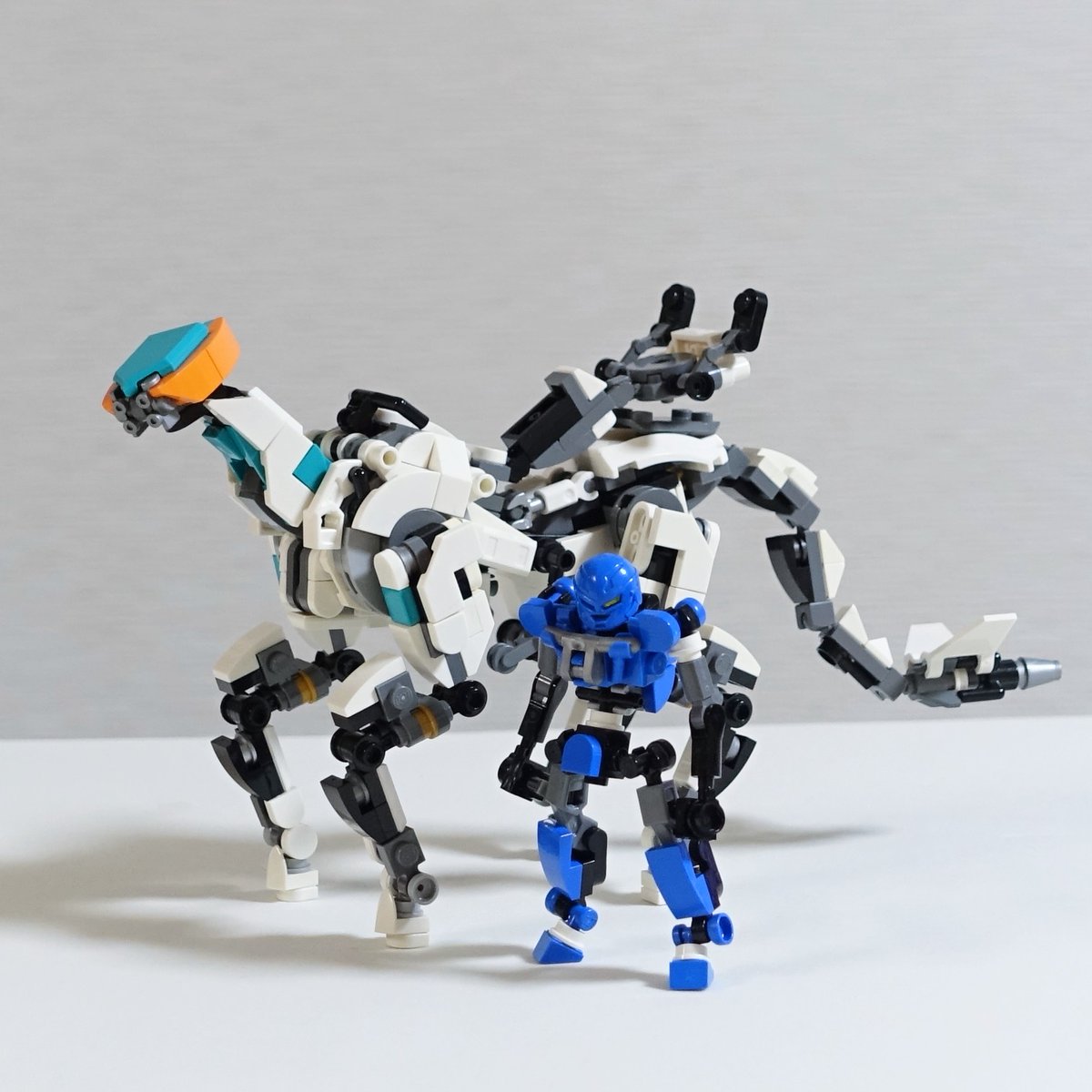 kumarkey's tweet image. #４脚レゴロボコンテスト 参加します！
■機体名：Zephyr(ゼファー)

未開拓の惑星など不整地、山岳地帯でも高速移動が可能なロボ。
時速300㎞で走行できる。

#レゴロボ
#LEGO