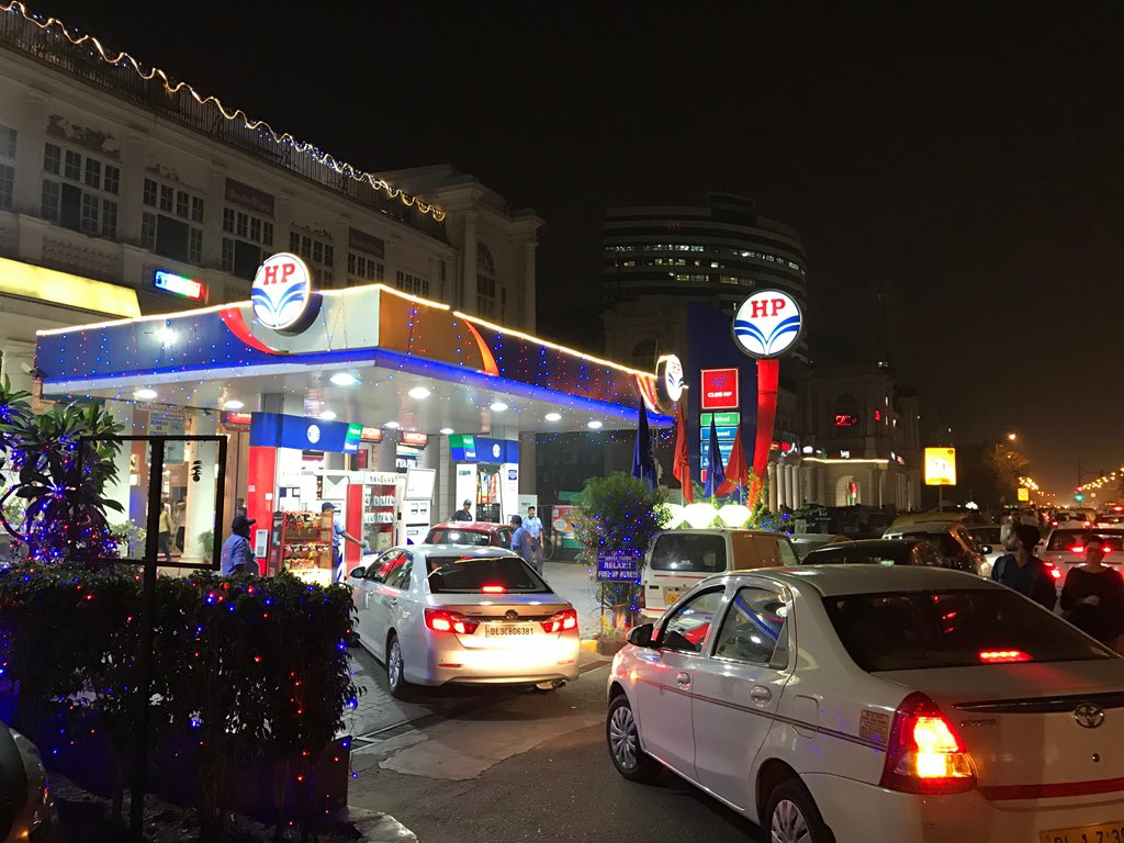 centralsshpcl's tweet photo. At the heart of the city, the year ends on a busy note. Evening rush at Central Service Station.
#CentralServiceStation #YearEndEvening #CityTraffic #FuelingJourneys #HPCLPartner #AlwaysMoving
@hpcl_retail @NZ_HPCL_Retail @Avinashhpcl @BanaySingh07 @hardik_HPCL @HPCL_Delhi https://t.co/yGKBgXZyhz