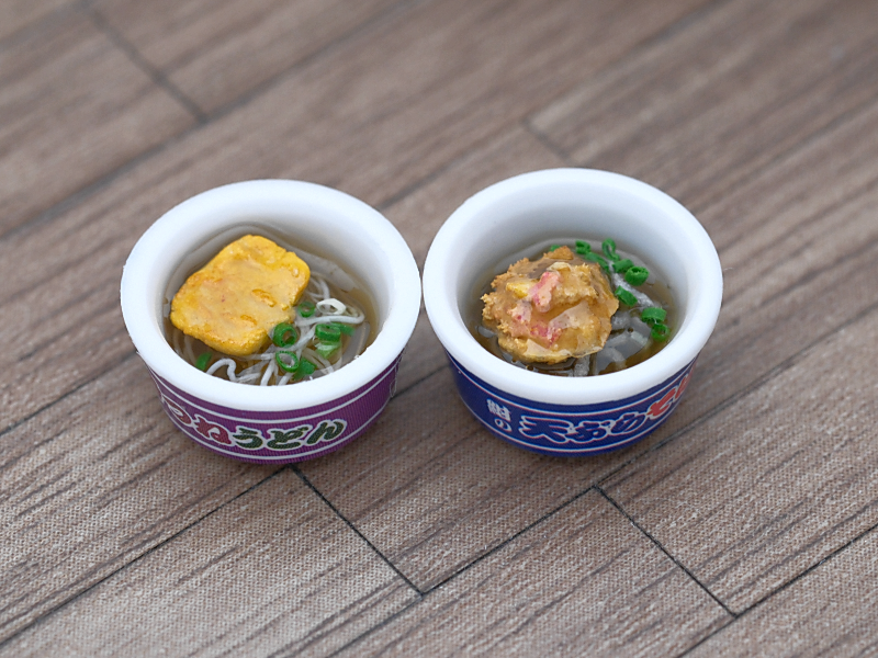 ターリンの箱買いカップ麺に中身を詰めました。年越しそば間に合った！