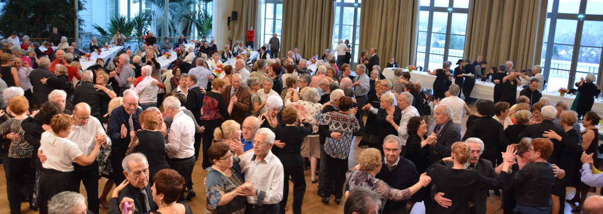#SamediCulture
Vous avez envie de danser ? Participez aux thés dansants proposés une fois par mois au Palais Beaumont ▶ urls.fr/arzccD