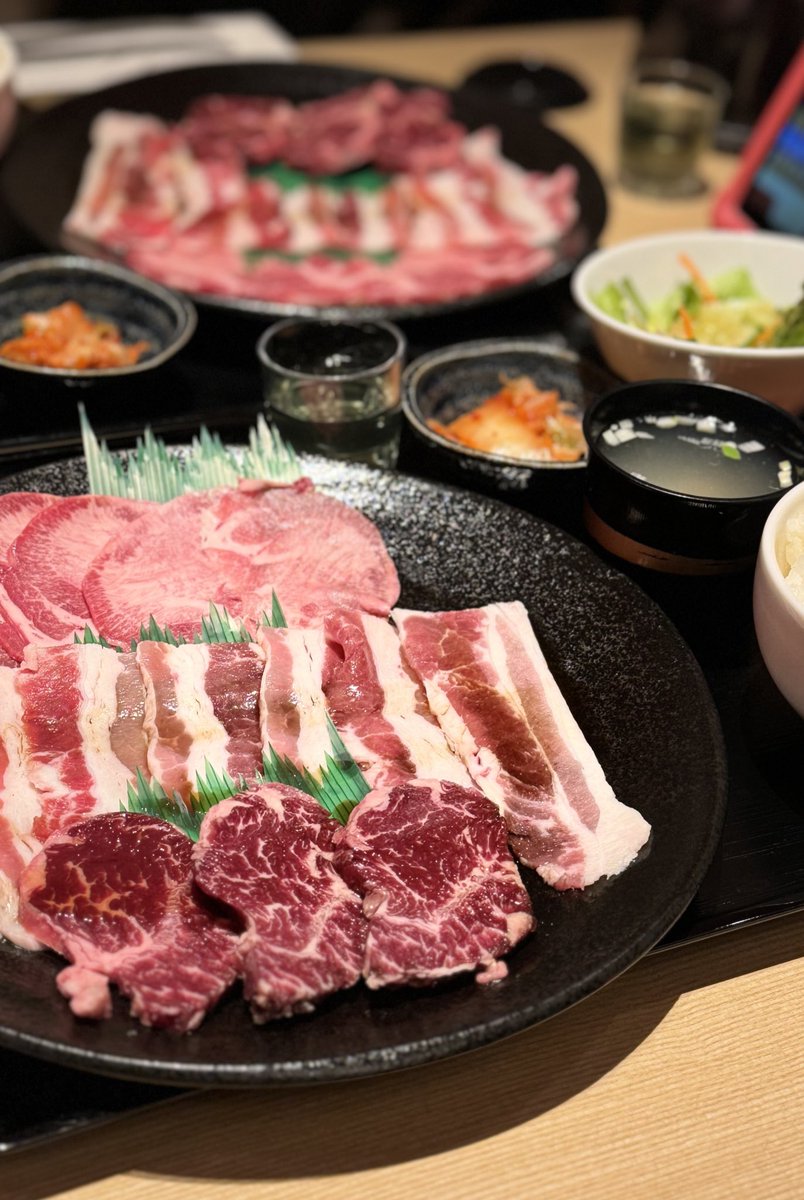 Noshi_FX's tweet photo. 2025年最後の晩餐🥩🔥
FXにマジで感謝しかない🙏✨

今年仲良くしてくれたトレーダーの皆さんも本当にありがとうございました！

来年もよろしくお願いします🍀 https://t.co/SMhjLVGnEU