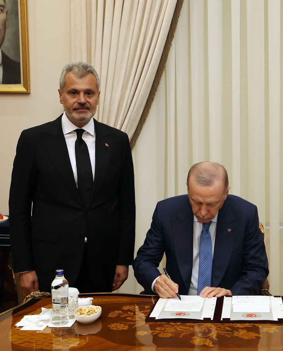📍 Hatay Büyükşehir Belediyesi

Cumhurbaşkanımız Sayın Recep Tayyip ERDOĞAN’ı Hatay Büyükşehir Belediyesi Tarihi Taş Binada ağırlamanın şerefine nail olduk.

#AsrınLideriErdoğan 
#TeşekkürlerErdoğan