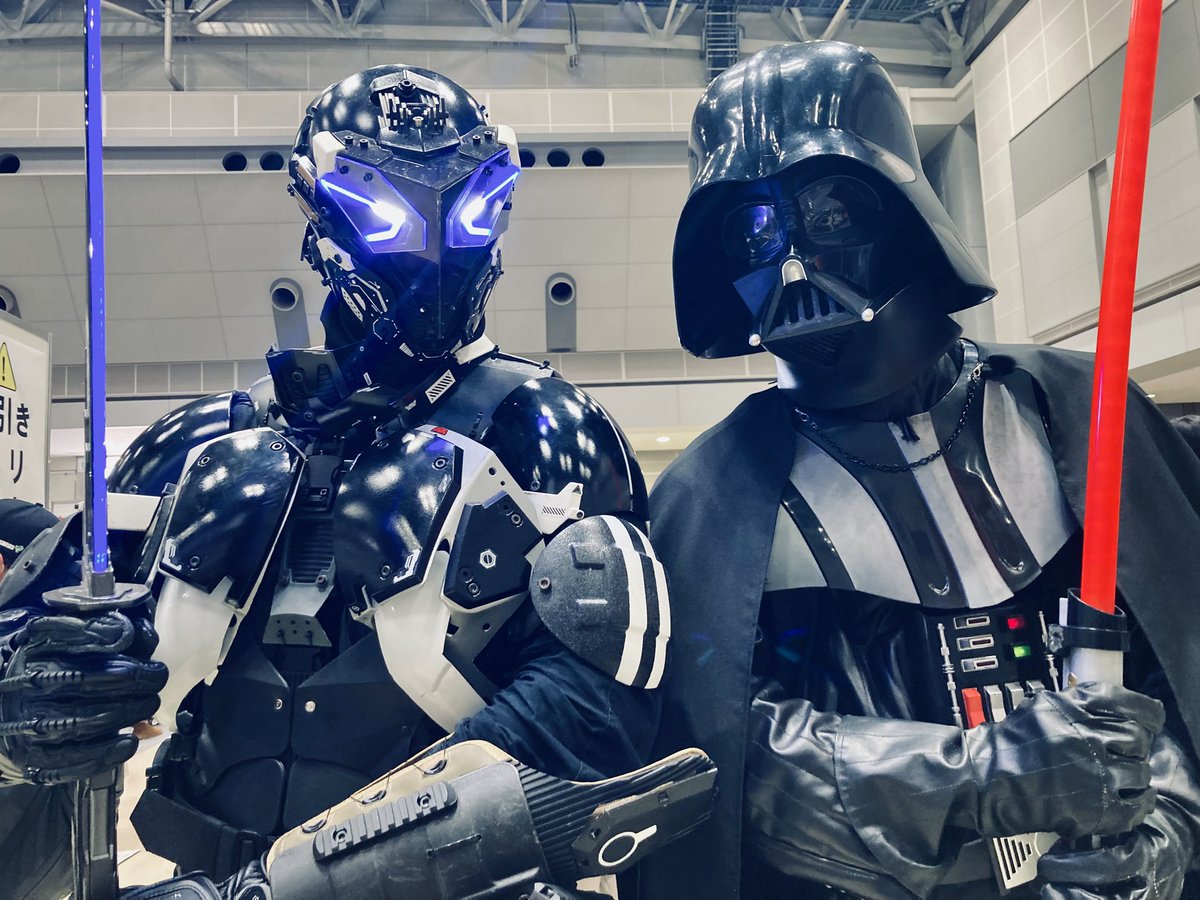 Darth Vader, the dark knight, throwing down with a fully armored Japanese knight at Comiket.

ダースベイダー vs <a href="/land0505/">L.A.N.D.</a> 
#C107CCO #C107 #コミケ