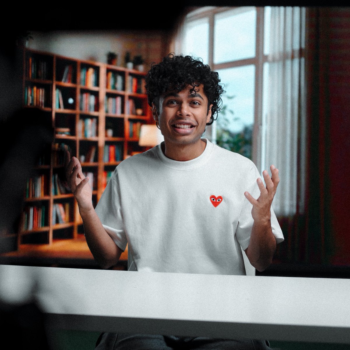 We host these Masterclasses (online) where we teach you how to make videos, specifically focusing on video editing. 

But as 2025 ends I wanna try something new. I am hosting an offline session where I will cover everything I know about content and more. 

events.genc.club/events/becomin…