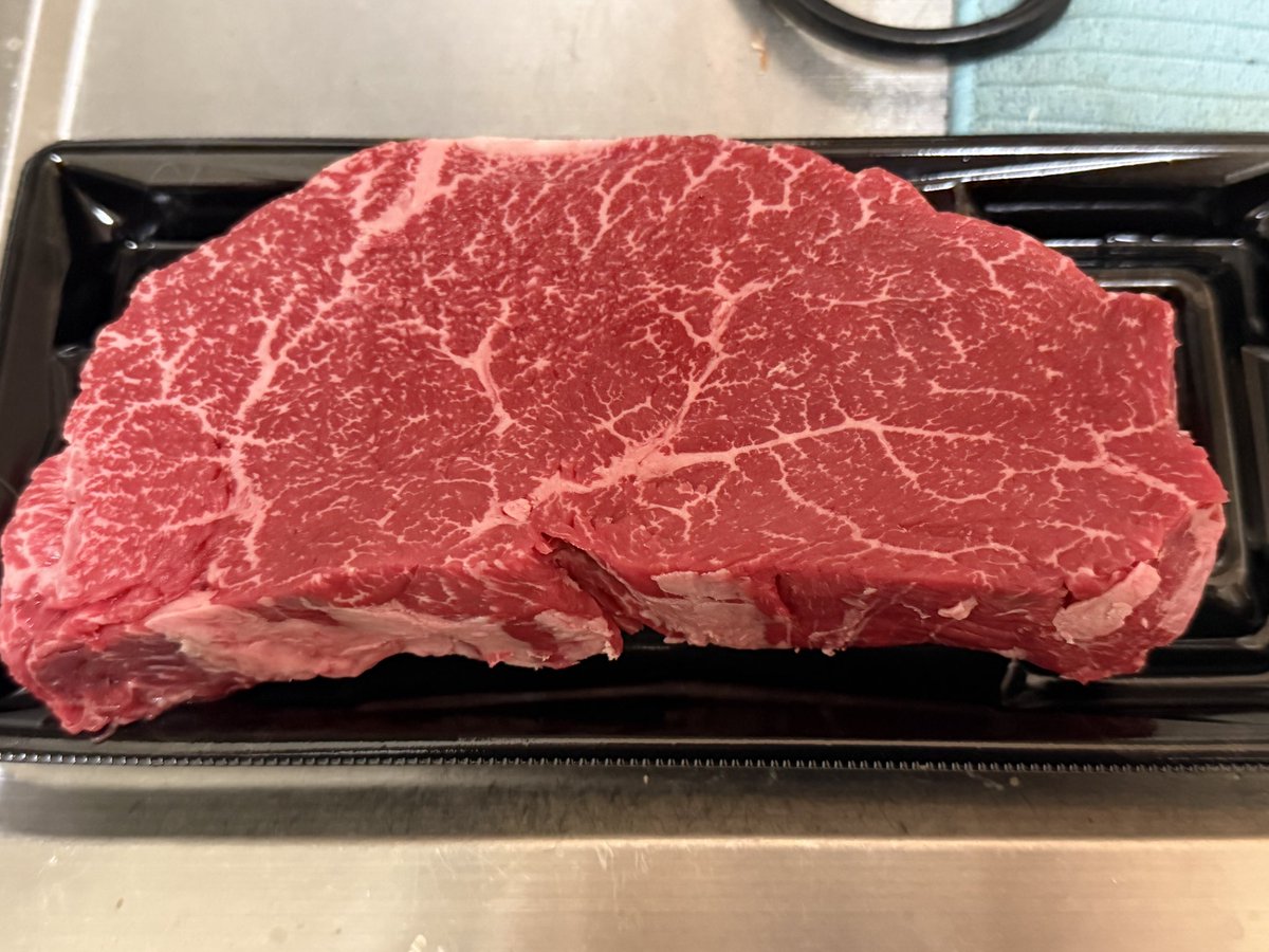 UehKm's tweet photo. 今年も後わずか
今年も多くの方に大変お世話になりました
今夜は、新年も良い年になることを願って、美味しくいただきます♪
#飯テロ https://t.co/RxYHGw0cZp