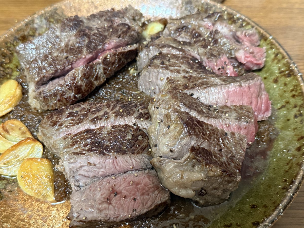 UehKm's tweet photo. 今年も後わずか
今年も多くの方に大変お世話になりました
今夜は、新年も良い年になることを願って、美味しくいただきます♪
#飯テロ https://t.co/RxYHGw0cZp