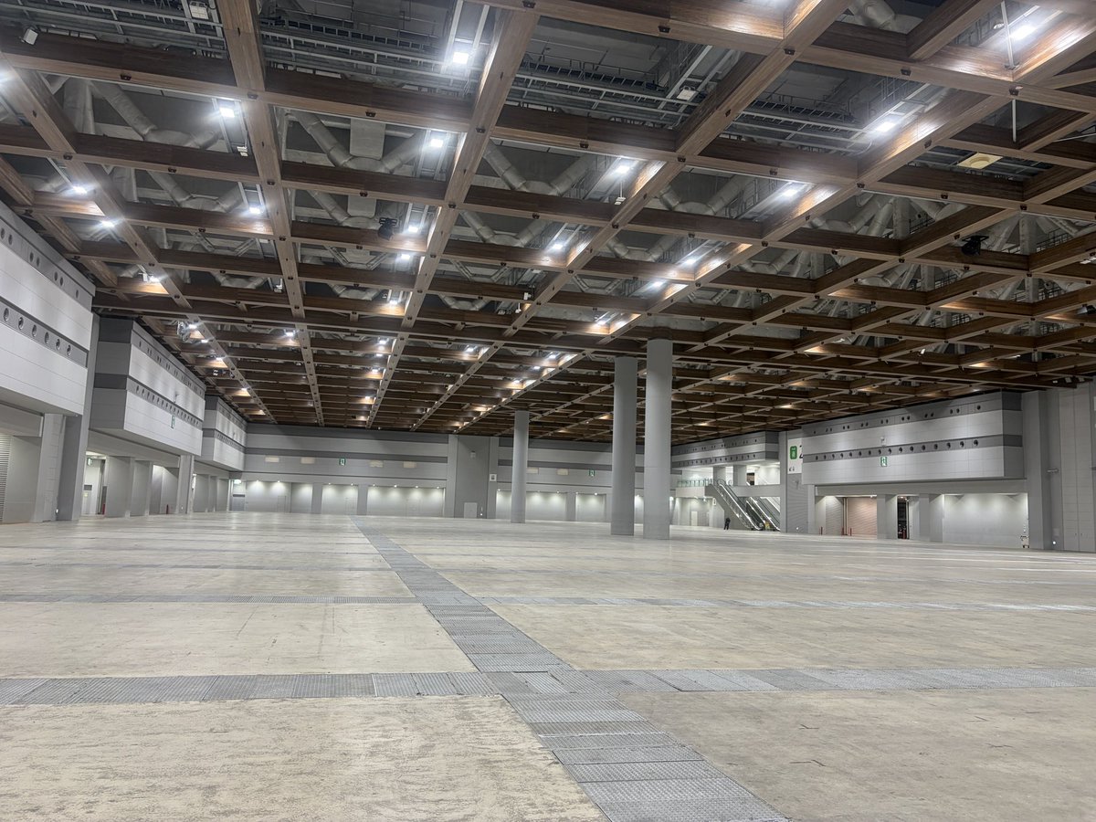 コミックマーケット107の反省会が終了しました！これにて当日のポスト運用も終わりにします。会期中の熱を皆様にお届けできていれば幸いです。#C108 までが50周年イヤー！スタッフ一同ハレの日を継続するため邁進していきます。
良いお年をお迎えください。
※最後の挨拶は21時までにポストします。