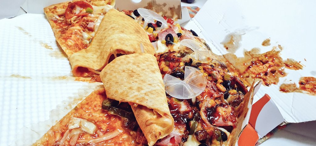 올해 마지막 액땜으로 피자배달 대참사 사태를 공유합니다 
피자배달 이렇게 참사나서 온 거 처음봄