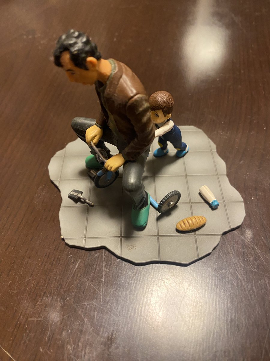 なので今年の資料室で発見したものは少なめ。というわけでその1。フルタ楳図かずおの世界シークレット「関谷とユウちゃん」。一度飾ってたのをしまっていたんだけど、三輪車部分が壊れてしまってた。