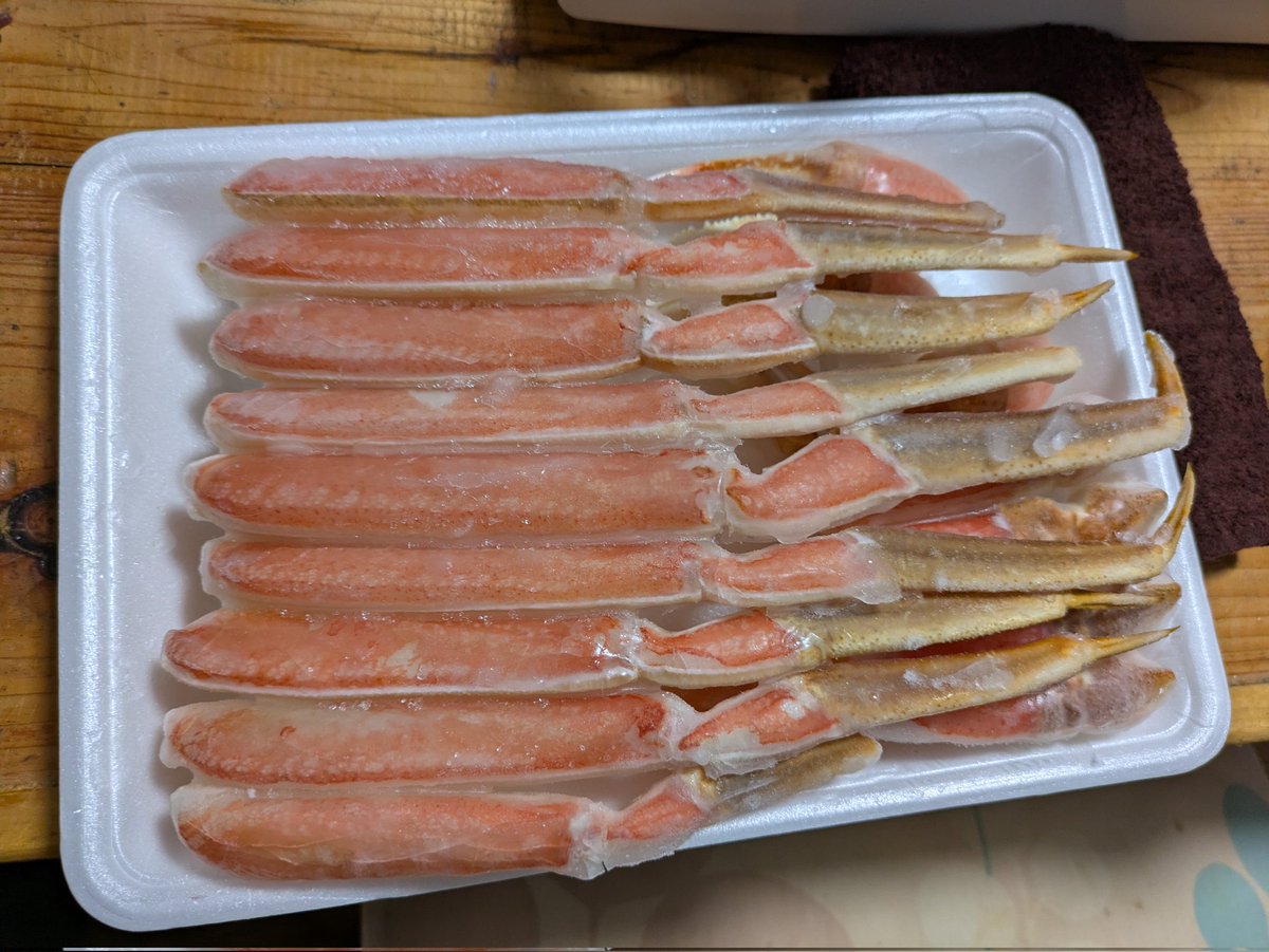 atomu_reo's tweet image. 昨日は極上寿司。今日はカニ🦀　幸せな年末💕　今年は色々あって、とっても濃厚な年末です。　ステキな人達、優しくてあったかくて…そんな人達に囲まれて、物凄く幸せなわたしです☺