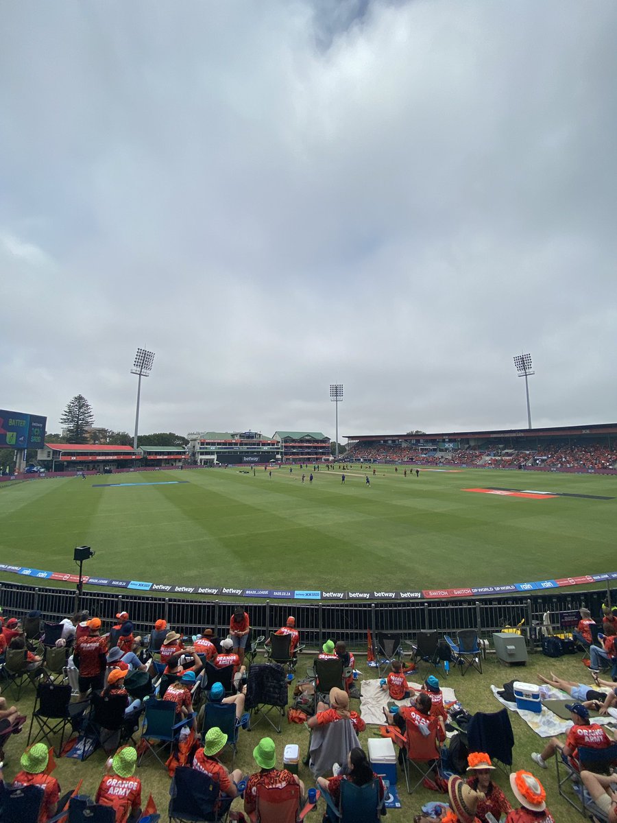 TattooedYoda's tweet photo. St Georgeโs is looking stunning ๐คฉ๐ฅ๐งก #SECvsPR https://t.co/7ZYeOpi112