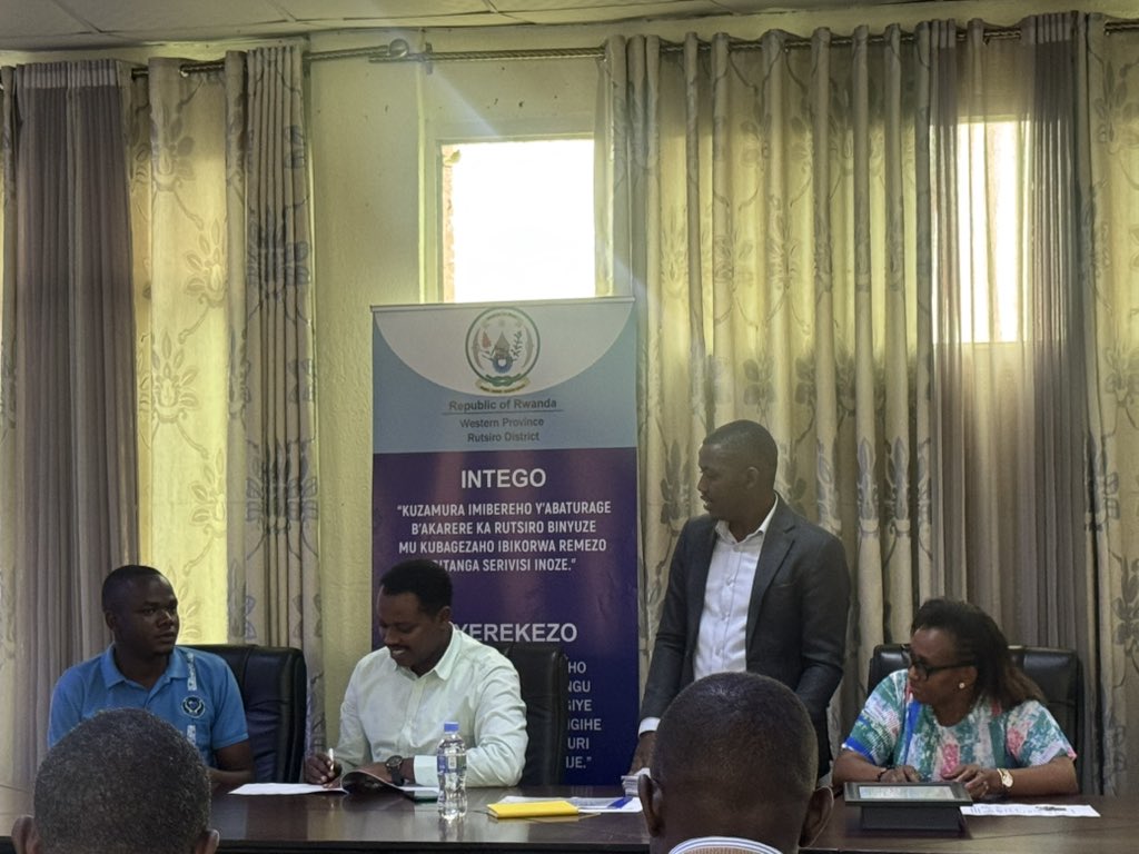 Inama y’Igihugu y’Urubyiruko mu Karere ka <a href="/RutsiroDistrict/">Rutsiro District</a> basinye Imihigo ya 2025-2026 ni gikorwa cyabanjirijwe no kwishimira igikombe begukanye mu Mihigo <a href="/RwandaYouth/">Rwanda Youth Council</a> 2024-2025 
Imihigo irakomeje <a href="/RwandaYouthVol1/">Rwanda Youth Volunteers</a> <a href="/RwandaLocalGov/">Ministry of Local Government | Rwanda</a> <a href="/RwandaWest/">Western Province I Rwanda</a>