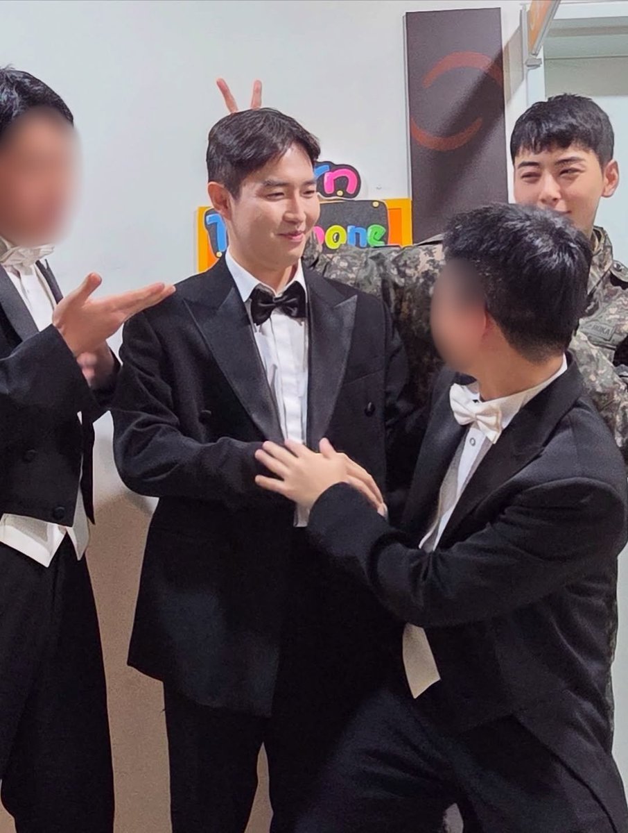 rinikiani's tweet photo. 이때 무슨 상황이엇는지 진심 너무 궁금해ㅋㅋㅋㅋㅋ https://t.co/GDe0DIJkF0