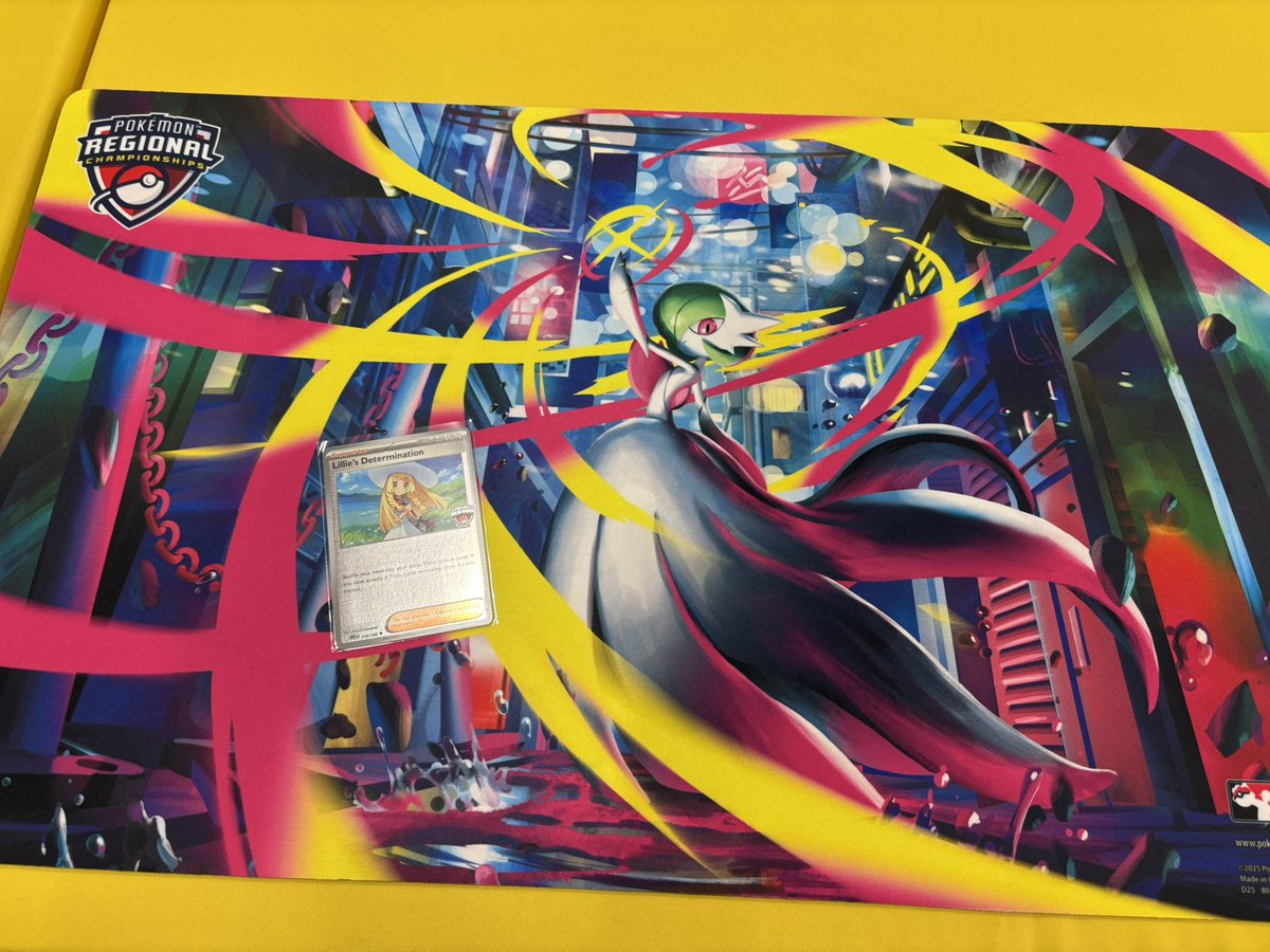こもるー tweet media