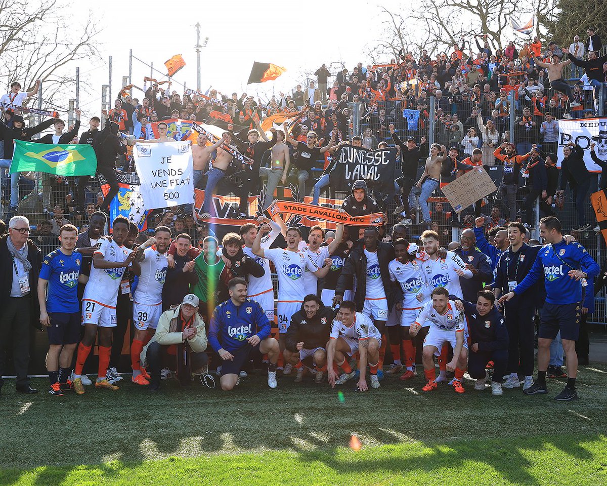 stadelavallois's tweet image. 𝗥𝗲𝘁𝗼𝘂𝗿 𝗲𝗻 𝗶𝗺𝗮𝗴𝗲𝘀 𝘀𝘂𝗿 𝗹’𝗮𝗻𝗻𝗲́𝗲 𝟮𝟬𝟮𝟱 𝗱𝗲 𝗻𝗼𝘀 𝗧𝗮𝗻𝗴𝗼 ! 🟠⚫️

Et vous, quel a été votre meilleur souvenir cette année ? 👈

#SouriezCestduFootCestLaval