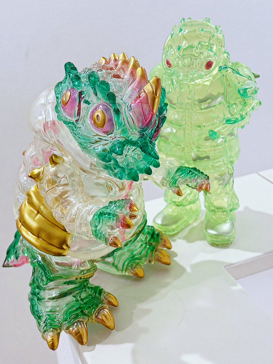 今年のお気に入りの２体✨

今年もたくさん楽しませていただきましたが、特に個展『CALL OF GYAROMI phase.1』が最高でした‼️

<a href="/gyaromi/">GYAROMI</a> さん
<a href="/kaoring0_1/">KAORI@GYAROMI</a> さん
ありがとうございました😊✨

来年も楽しみにしてます🔥🔥🔥

#gyaromi