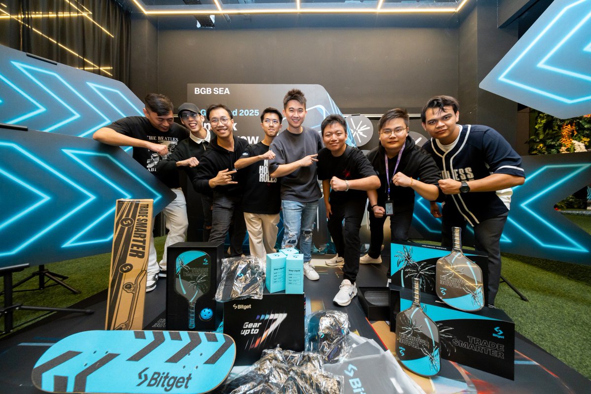 bitget's tweet photo. Global vibes & massive insights! ✨
#BitgetBeyond2025 hit 14 cities with 1,200+ of YOU. We didn’t just wrap up the year, we ignited it!
Vote for the best part:
1️⃣ Electric Activations ⚡
2️⃣ Incredible campaign vibes 🥂
3️⃣ Strong Connections 🔗
Drop a 1/2/3 below! 👇 #EventwithBitget