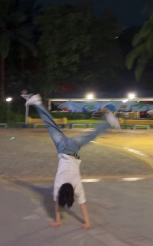 imnotqool's tweet image. 와 아니 레알
내가 아는 오빠는
이건데