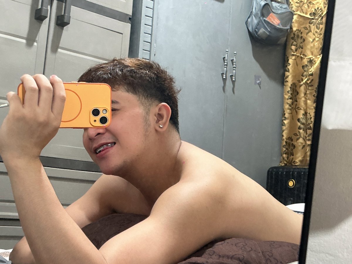 SUPERICO1998's tweet photo. Happy new year everyone! 🎇🍺🍻🧨
Hello 2026!!!!! https://t.co/UOpAV5vq8d