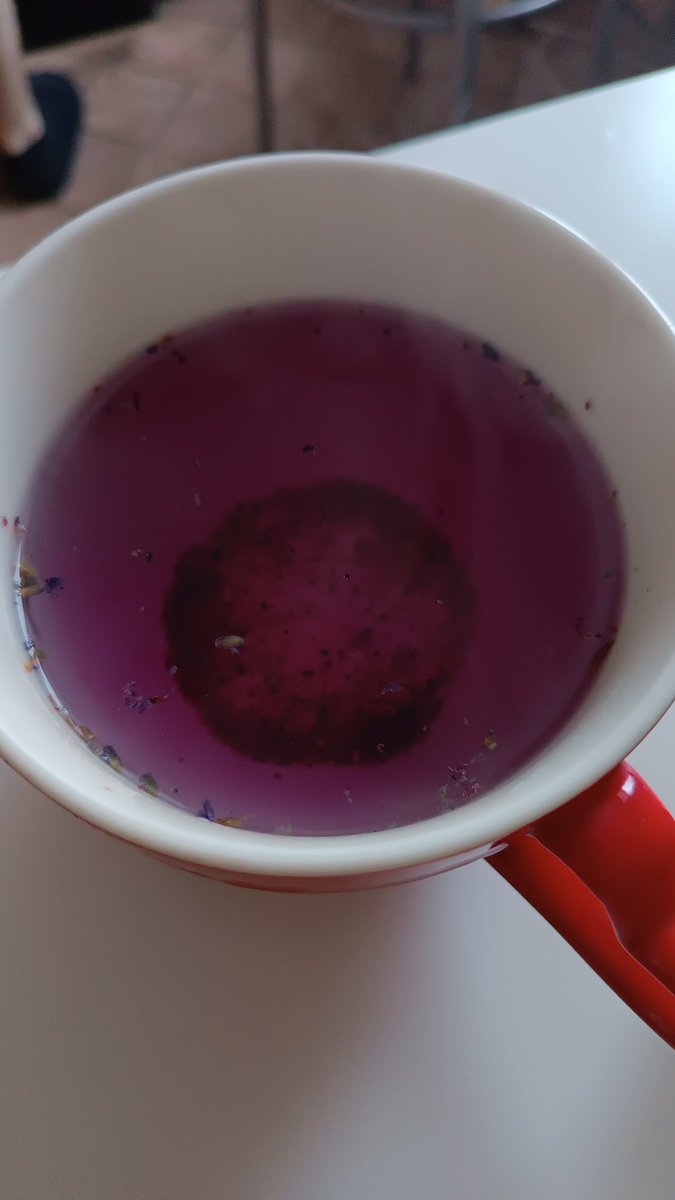 illeaf's tweet image. Купила чаев, радуюсь цвету, как ребенк :3