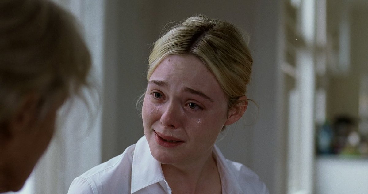 screenscaps's tweet image. elle fanning in sentimental value (2025)