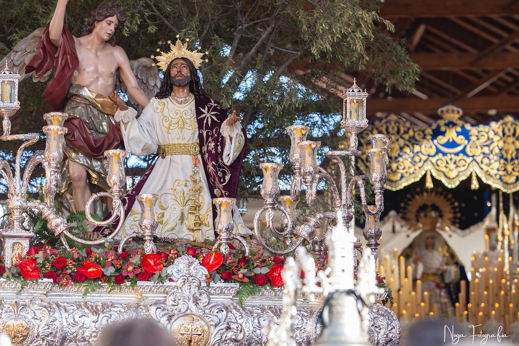 Hoy despedimos un año lleno de trabajo y sueños cumplidos. Que el próximo llegue con la misma ilusión y ganas de seguir construyendo juntos. 

¡Feliz Año Nuevo!

#CofradíasVM #CofradíasMLG