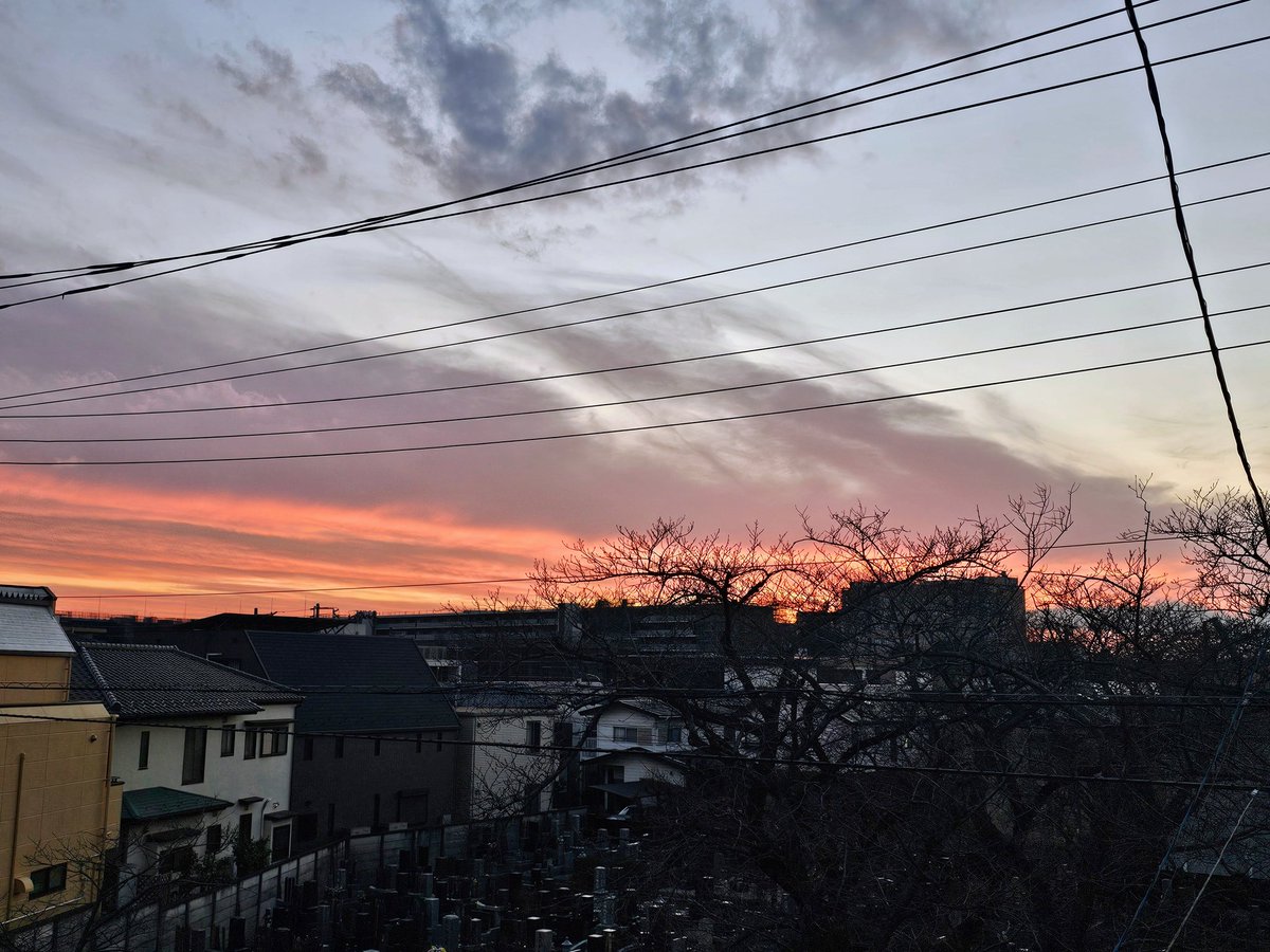 2025年もあと少し、素晴らしい夕陽でした。ビバークランドも多くの皆様の思い出の一部になれた事に感謝いたします。本当に今年もお世話になりました。