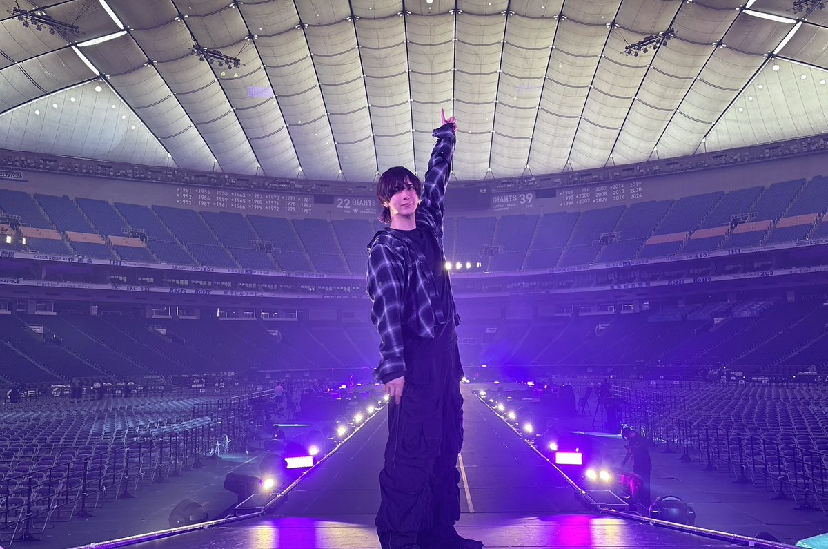 nakadahiroki's tweet photo. 2025年も大変お世話になりました。

東京ドームを始め、沢山の新しい景色を皆さんと見ることが出来て幸せな一年でした。
来年もよろしくお願いします！！
良いお年を☺️ https://t.co/RbbTmCWNXC