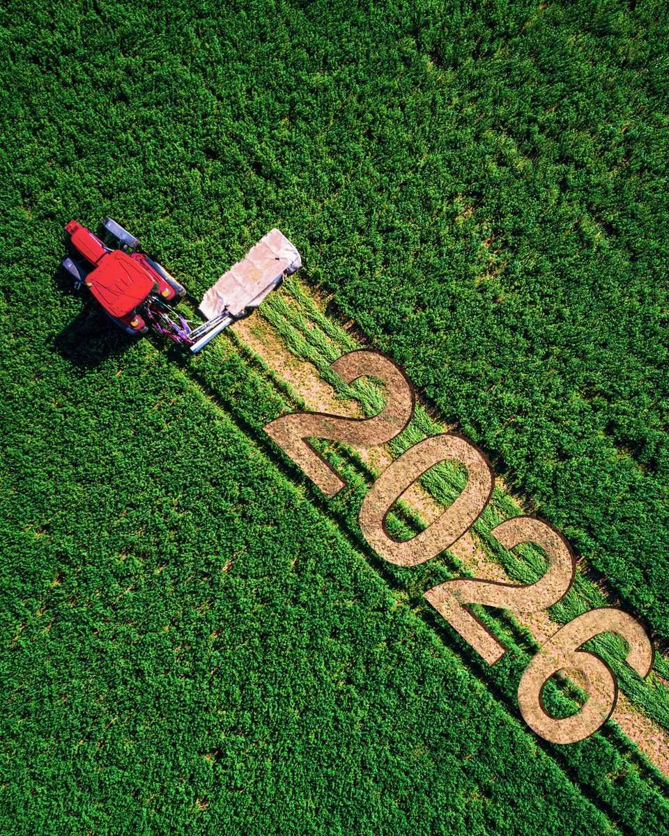 EXPOSAGER's tweet photo. ¡Feliz Año Nuevo! 🎉

Que el año que comienza llegue lleno de oportunidades, bienestar y logros.

Desde #EXPOSAGRIS, esperamos que siga creciendo el reconocimiento al valor del sector agrícola y ganadero, y que cada día esté lleno de experiencias enriquecedoras. 🐂 https://t.co/8kqsfrNe5i