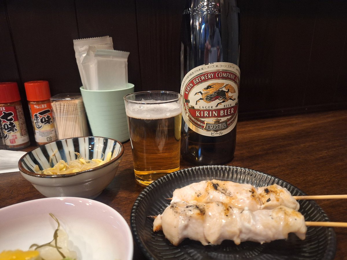 jets_ohara's tweet photo. 今夜は焼鳥屋でしっぽり瓶ビール😋

今年も一年、お世話になりました🎵今年は人生の中で過去イチの激動の一年になりました(笑)良くも悪くも最高の一年でした‼️ https://t.co/5Byn4QT55y