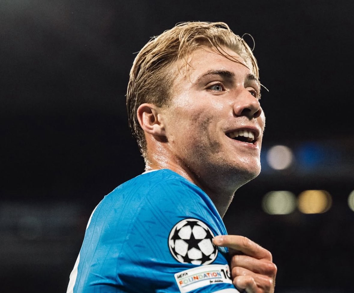 FabrizioRomano's tweet image. 🚨 Napoli director Manna: “Højlund? The obligation to buy is just a formality. We trust him and he trust our project”.

“He’s very important. Even Højlund considers himself as Napoli player”.