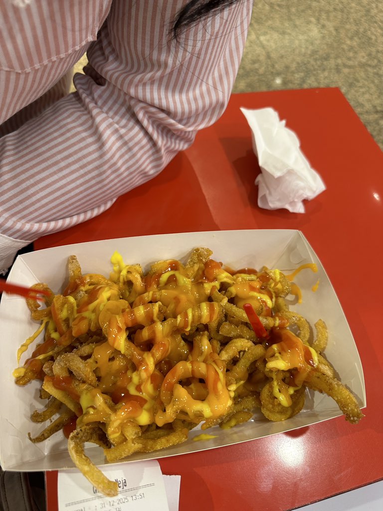 auerrods's tweet image. Jajan hari ini bersama my bini gw 💗💗