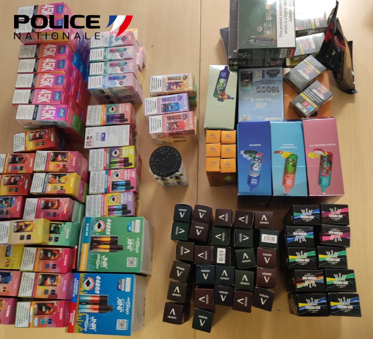 Interpellation par les #Policiers de #Toulon d'un commerçant pour détention  de dispositif électronique de vapotage 