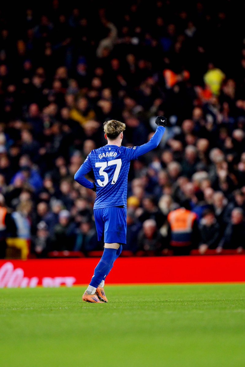 Withbluse's tweet image. توخيل لابد يستدعيه لكاس العالم
توخيل لابد ينصفه وياخذه لامريكا

جيمس غارنر يستحق اللعب بكاس العالم من افضل لاعبين الوسط بالعالم متكامل هجوميا ودفاعيا 

يلعب ارتكاز و8 ويلعب بالظهيرين لاعب ذكي وبدنيا خيالي

اقسم بالله من الظلم و الاجحاف عدم استدعاء هذا اللاعب لكاس العالم👍🏼