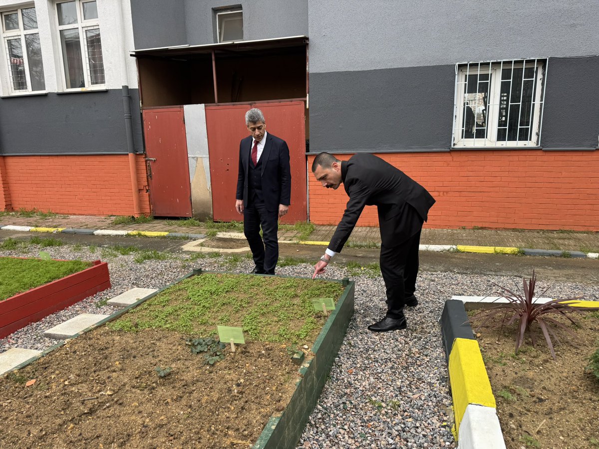 Millî Eğitim Müdürümüz İsmail Yıldırım, kurum ziyaretleri kapsamında İhsan Kurşunoğlu Ortaokulu öğrenci, öğretmen ve idarecileriyle bir araya geldi. 

<a href="/tcmeb/">Millî Eğitim Bakanlığı</a> <a href="/Yusuf__Tekin/">Yusuf Tekin</a> <a href="/istanbulilmem/">İstanbul İl Millî Eğitim Müdürlüğü</a> <a href="/MucahitYentur/">Murat Mücahit Yentür</a> <a href="/iyildirim58/">ismail yıldırım 🇹🇷</a>