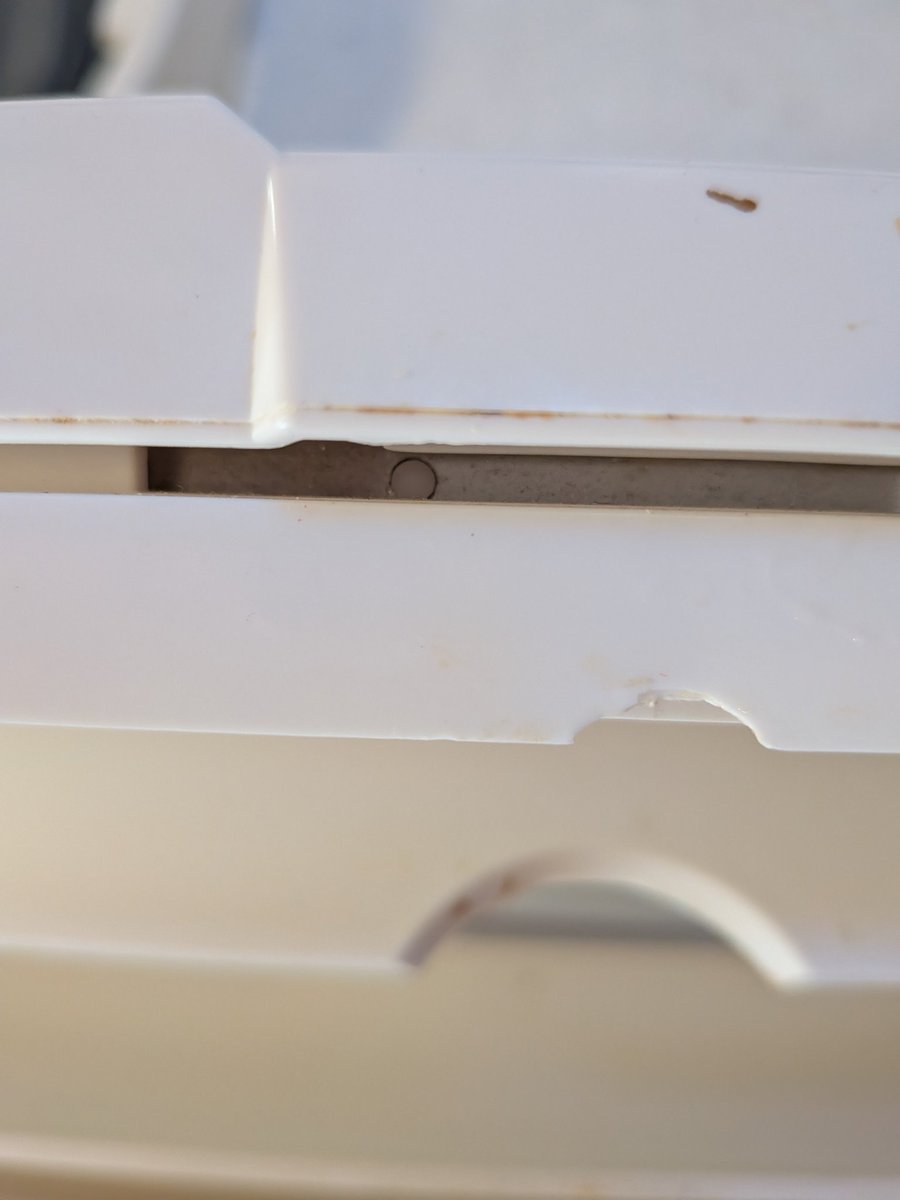 Dear <a href="/LakelandUK/">Lakeland</a>, please would you start selling replacement catches for the wrapmaster? Or modify it so the catch doesn't break all the time? This is the fifth one I've had. This much plastic shouldn't be disposable. The first couple I thought were user error but I am sure not.