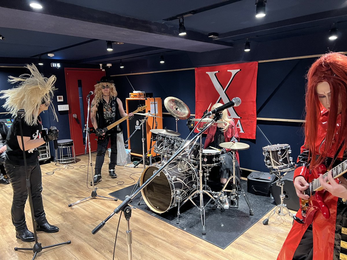 YOSHIKI CHANNEL
生中継、生出演させていただきました。

YOSHIKIさん、まさかの降臨。
ALIVEやROSEOFPAIN、ARTOFLIFEからドラ息子のお話（笑）演奏まで見て頂き、大変な事もありましたがドラムやってきて良かったです。関係者の皆様応援していただいた皆様ありがとうございました。<a href="/YoshikiOfficial/">Yoshiki</a>