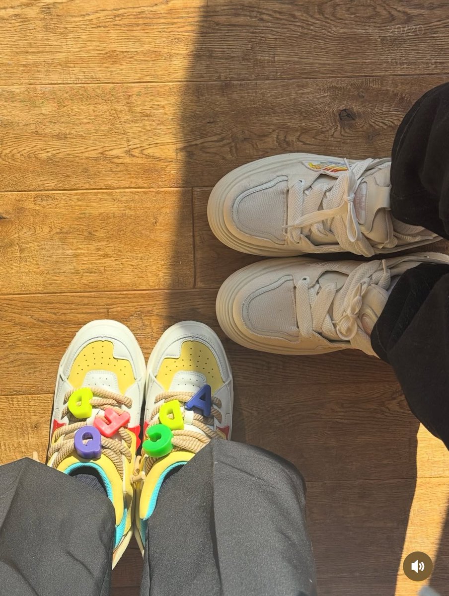 載せてる写真に本人以外に唯一映ってるのが謙信って事に気づいて涙してます。

#本島純政 #上村謙信
#じゅんけん