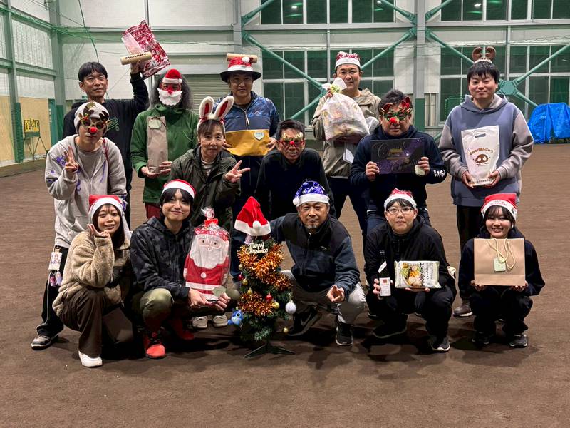 mcgiant2023's tweet photo. 今年も開催しました

三燕MCジャイアント
クリスマスモルック大会 in 燕

12月20日(土)夜　
楽しくモルックをして
14名でプレゼント交換をして
(成績トップはシンディーさんで)
無事終了しました

脱マンネリ👍️ https://t.co/ZeYu8dYLuZ