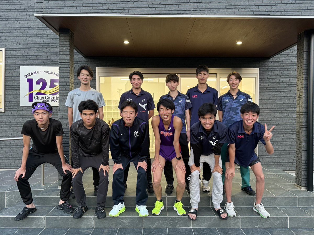 cgu_ekiden's tweet photo. ✨今週の一言✨

4年生全員

4年生は最初はタイムが早くないメンバーが多く、主要大会に絡むことはなかったけれど、日々努力できる選手が多くコツコツ力をつけることができました💪
その結果、今では箱根駅伝で戦える学年に成長することができました✨
来年の箱根駅伝では、成長した姿を結果として応援してくださる皆様にお見せします🔥

※4年生を代表して近田選手にコメントをいただきました

#中央学院　 #箱根駅伝
#駅伝　　　#箱根駅伝予選会
#CGU          #フラッシュイエロー
#マラソン　#全日本大学駅伝
#出雲駅伝　#中央学院大学