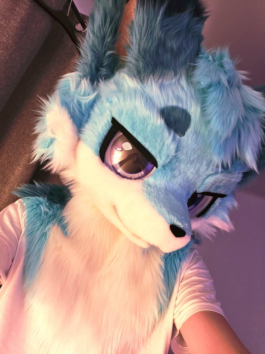 Hello there ~

Suit made by <a href="/SymphonTail/">SymphonTail</a>