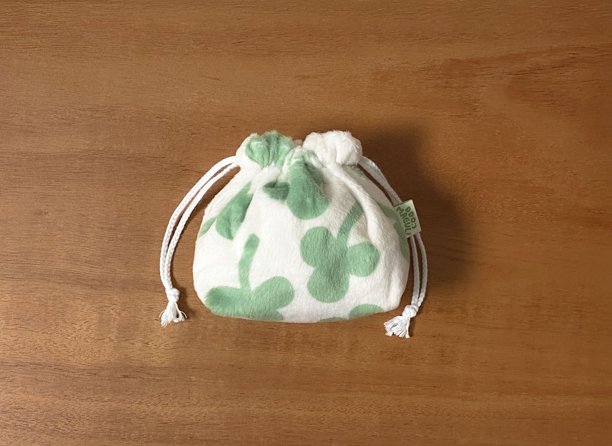 우리 마을 주민들을 위해
행운주머니를 만들었어요 !
또바기마을 주민분들의
다가올 2026년 새해는 
행운 가득한 일들만 가득하길 。。。🍀 
올 해도 고마웠어요

- #rt 추첨 두 분께 드립니다 -