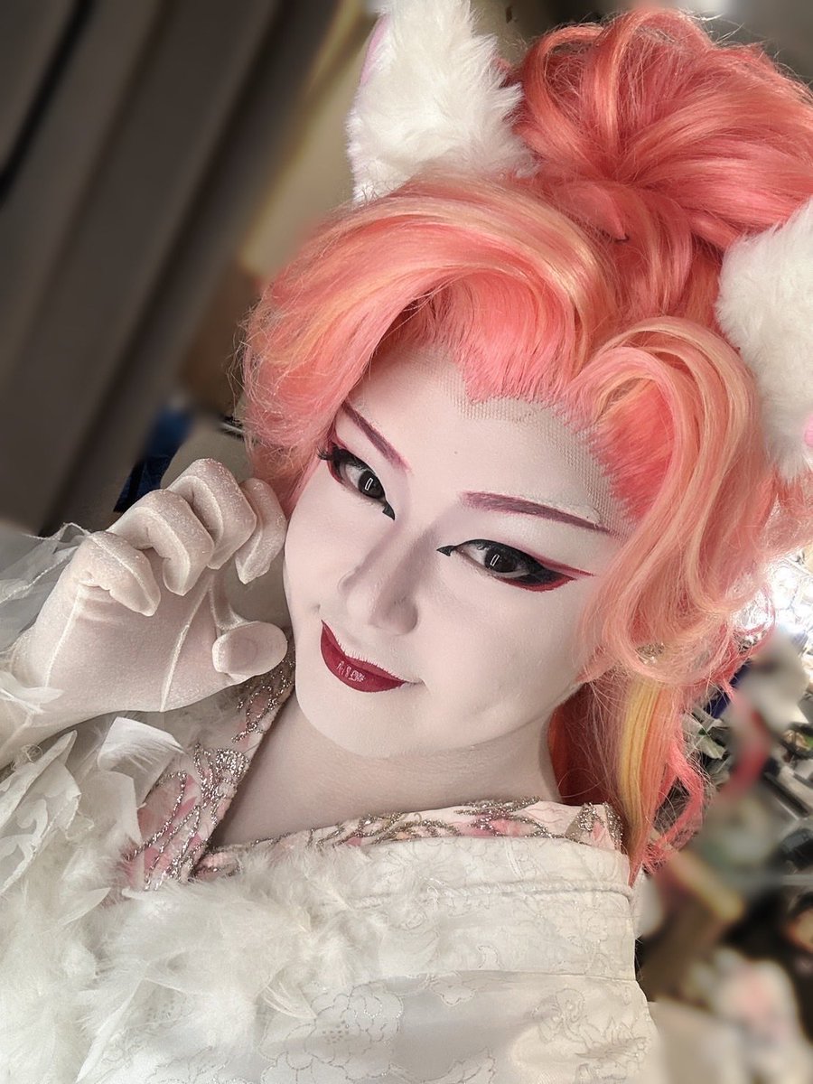 🏮一月演目🏮
「1月1日〜1月3日」特別料金 一律2000円
1日 一部 三番叟    
二部 お玉の亭主〜三部 ボレロ
2日 一部 三番叟 
二部 奥様仁義〜三部新奴さん
3日一部二人連獅子
二部 ひまわりの約束〜三部アジアの海賊
━━━━━━━━━━━━━━━
ご来場お待ちしております🎍