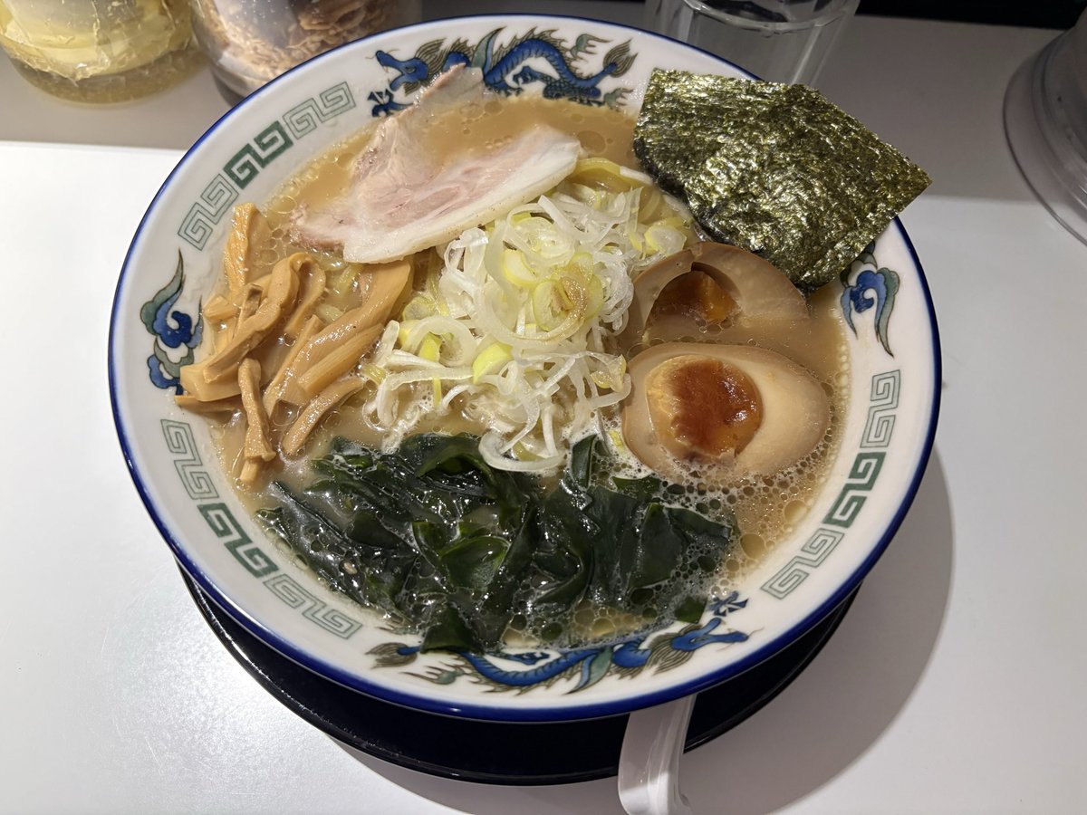 御茶ノ水　みそくま
醤油ラーメン
年内食べ納め😂
★☆☆☆☆