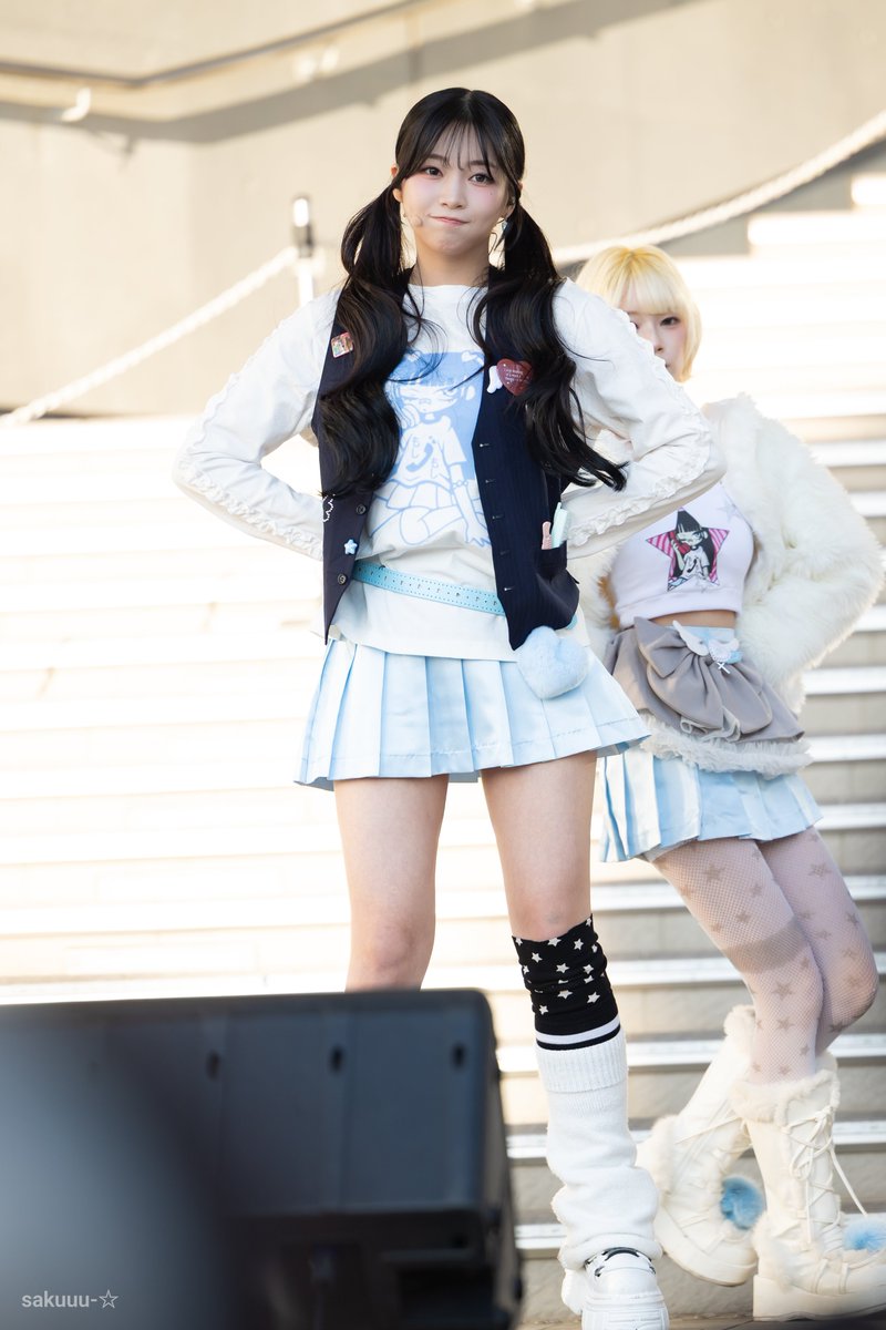 ナナちゃん ナナちゃんに足の長さ負けた😄 ・ ・ ・ ・ ・ ・ ・ ・ #外国人モデル