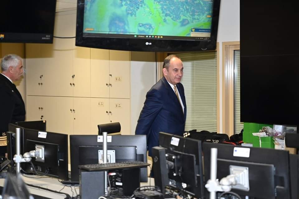 PaggioI's tweet image. #refugeesgr #GreeceFascistState #pushback
Σχετικά με την καταδίκη της Frontex απ το Ευρωπαϊκό δικαστήριο για το μαζικό pushback σε συνεργασία με το ελληνικό φασιστοκρατος το 2020
Υπουργός μετανάστευσης ήταν ο Μηταράκης, αρχηγός του Λιμενικού ο Κλιαρης, ναυτιλίας ο Πλακιωτακης.