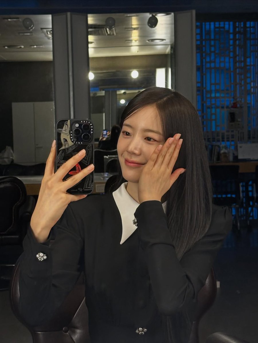 fiq_D_flover's tweet image. [🍊 gyurious_j] -Instagram Update-

2025👋👋👋👋👋

#장규리 #JangGyuri